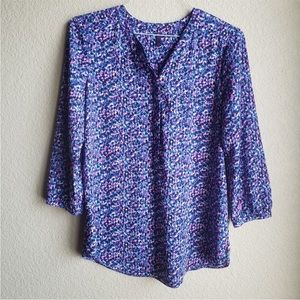NYDJ Henley Abstract Print Blouse 3/4 Sleeve Sz M excellent like new condition